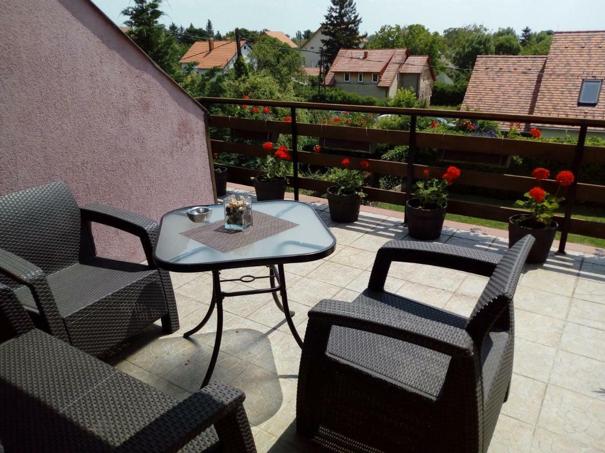 Yorki Panzio Hotel Alsoors Exterior photo